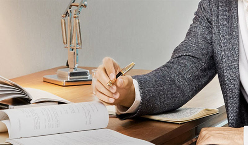 Bút máy khắc tên